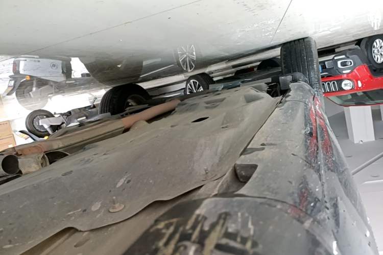 Used Jeep Cherokee 2017 2.4L Professional Edition Chassis Front Right