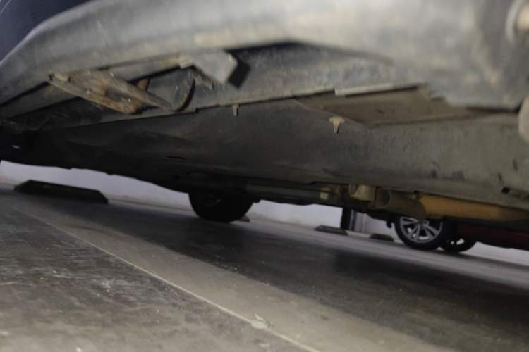 Used Jeep Cherokee 2017 2.0L Superior Edition Chassis Front Right