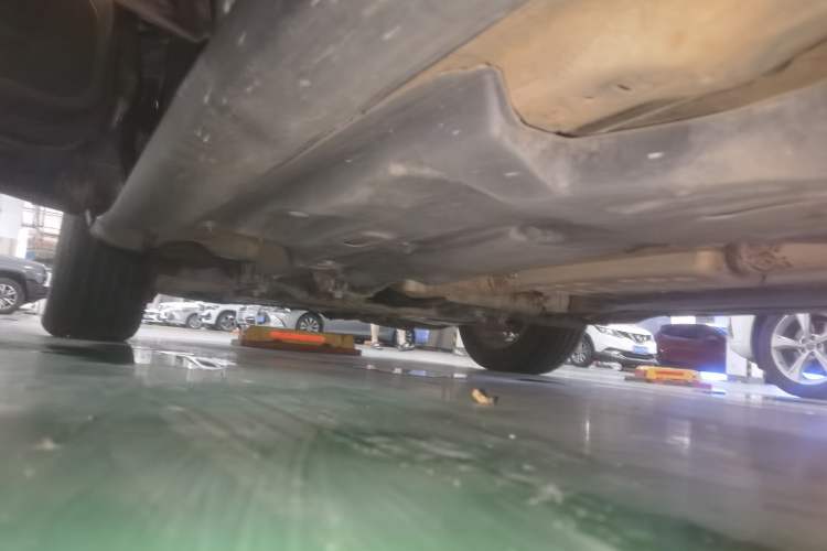 Used Jeep Cherokee 2017 2.0L Superior Edition Chassis Rear Left