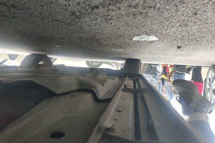 Used Jeep Cherokee 2017 2.4L Leading Edition Chassis Rear Left