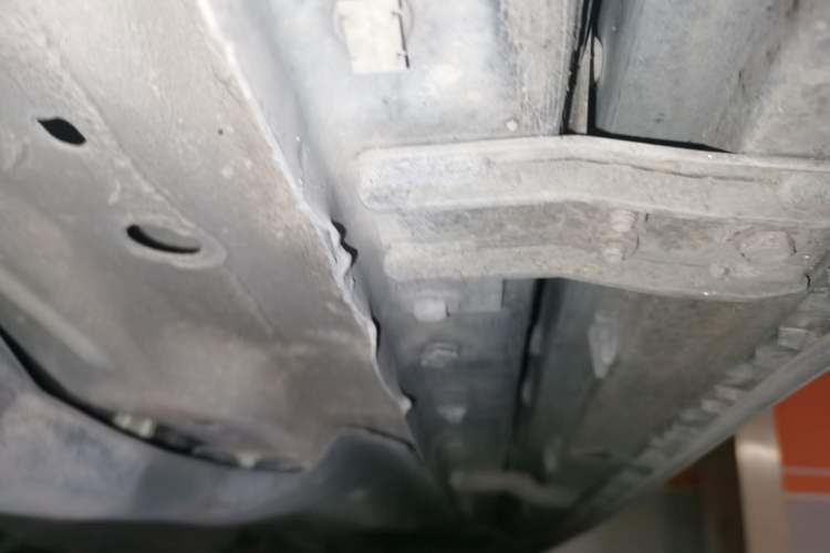 Used Jeep Cherokee 2017 2.4L Leading Edition Chassis Rear Right