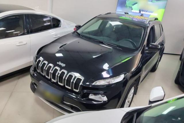 Used Jeep Cherokee 2017 2.0L Superior Edition