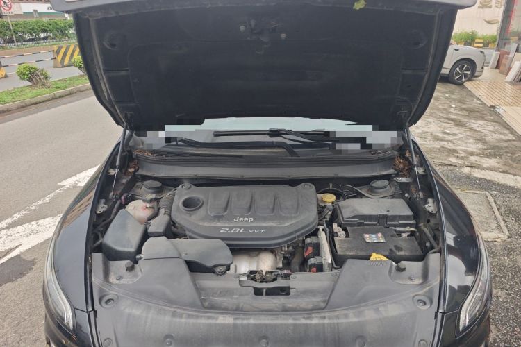 Used Jeep Cherokee 2017 2.0L Superior Edition Engine Bay