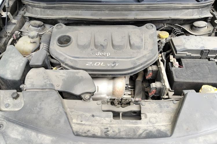 Used Jeep Cherokee 2017 2.0L Superior Edition Engine Bay