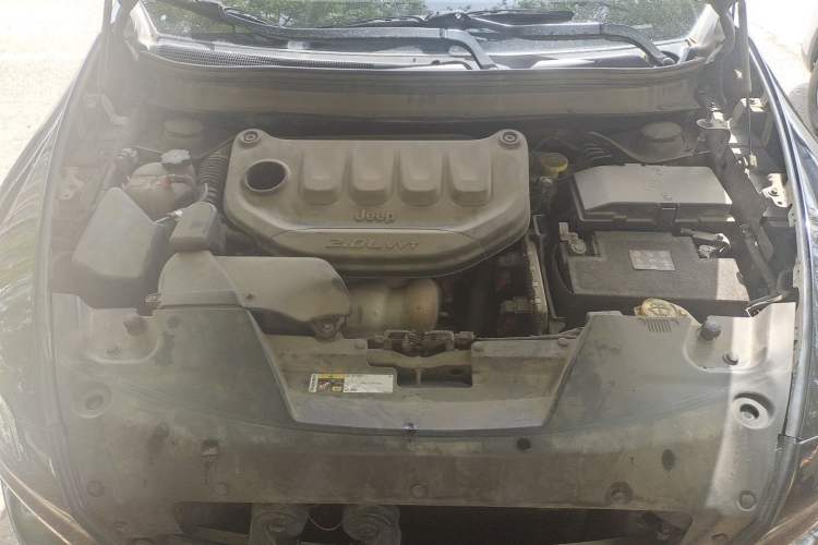 Used Jeep Cherokee 2017 2.0L Superior Edition Engine Bay