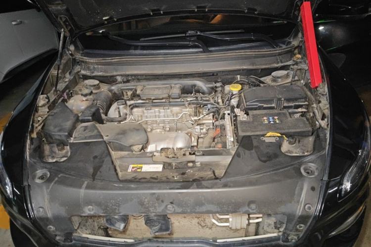 Used Jeep Cherokee 2017 2.0L Superior Edition Engine Bay