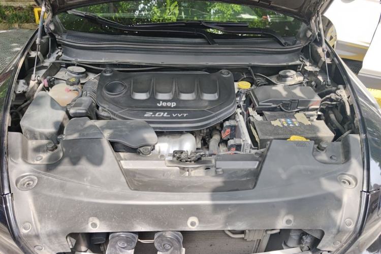 Used Jeep Cherokee 2017 2.0L Superior Edition Engine Bay