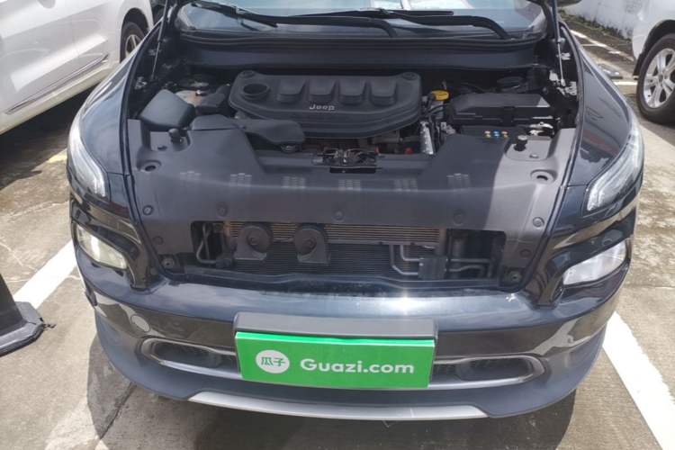 Used Jeep Cherokee 2017 2.0L Superior Edition Engine Bay