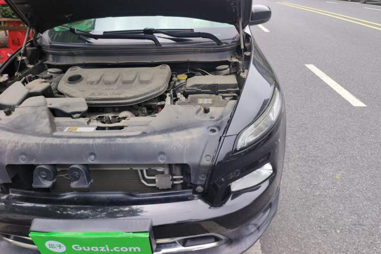 Used Jeep Cherokee 2017 2.0L Superior Edition Engine Bay Left