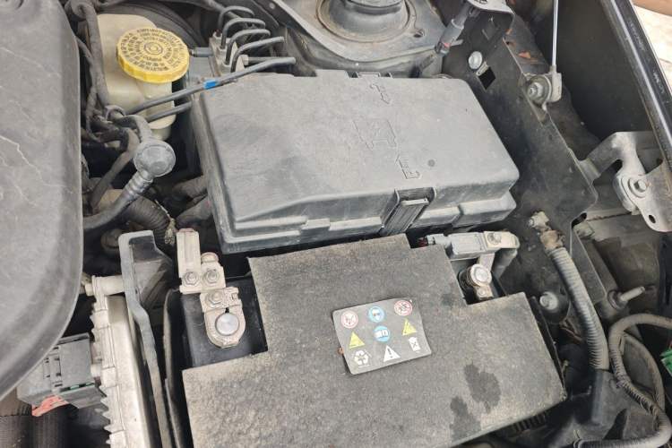 Used Jeep Cherokee 2017 2.0L Superior Edition Engine Bay Left