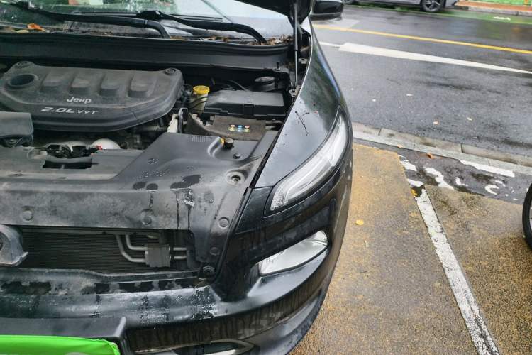 Used Jeep Cherokee 2017 2.0L Superior Edition Engine Bay Left