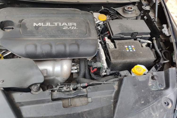Used Jeep Cherokee 2017 2.4L Professional Edition Engine Bay Left