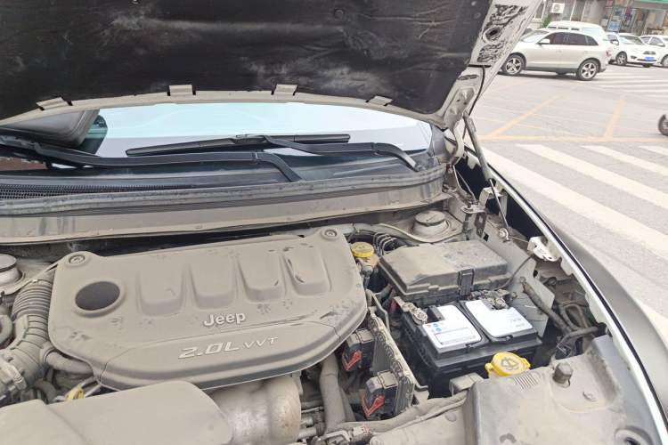 Used Jeep Cherokee 2017 2.0L Superior Edition Engine Bay Left