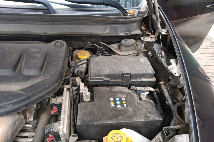 Used Jeep Cherokee 2017 2.0L Superior Edition Engine Bay Left