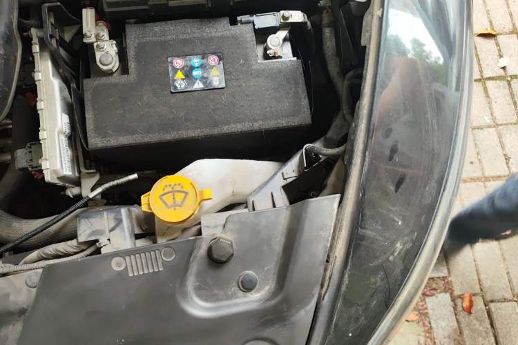 Used Jeep Cherokee 2017 2.4L Leading Smart Edition Engine Bay Left