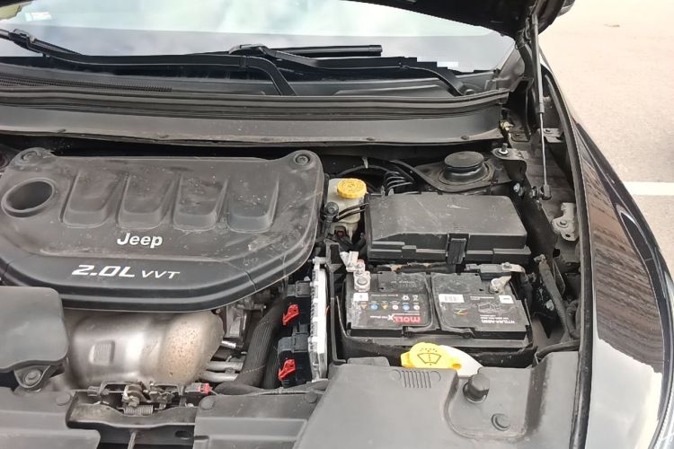 Used Jeep Cherokee 2017 2.0L Superior Edition Engine Bay Left