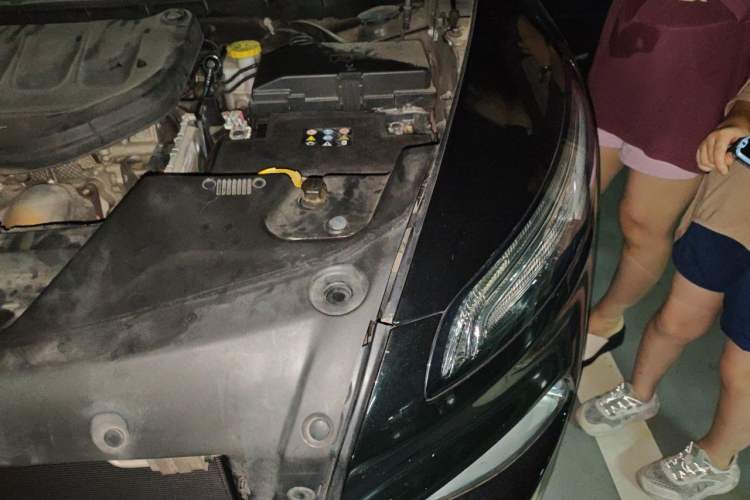 Used Jeep Cherokee 2017 2.0L Superior Edition Engine Bay Left