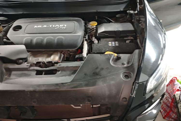 Used Jeep Cherokee 2017 2.4L Leading Smart Edition Engine Bay Left