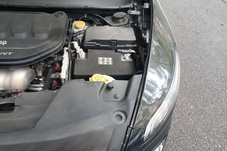 Used Jeep Cherokee 2017 2.0L Superior Edition Engine Bay Left