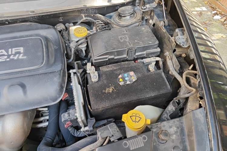 Used Jeep Cherokee 2017 2.4L Superior Edition Engine Bay Left