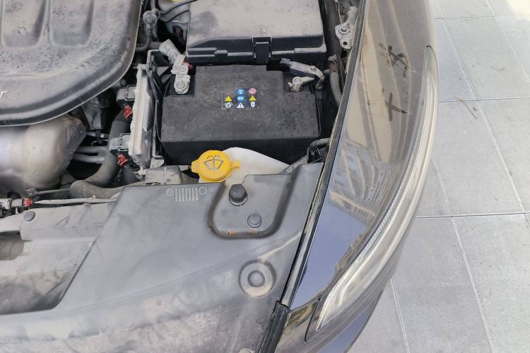 Used Jeep Cherokee 2017 2.0L Superior Edition Engine Bay Left