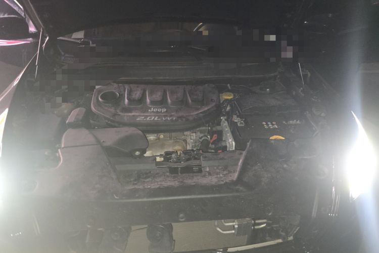 Used Jeep Cherokee 2017 2.0L Superior Edition Engine Bay