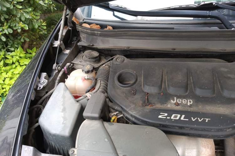 Used Jeep Cherokee 2017 2.0L Superior Edition Engine Bay Right