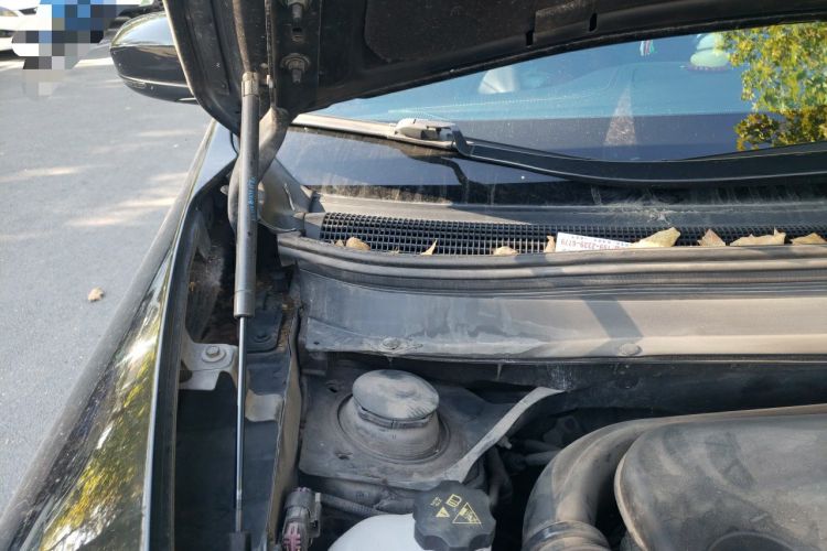 Used Jeep Cherokee 2017 2.4L Excellence Edition Engine Bay Right