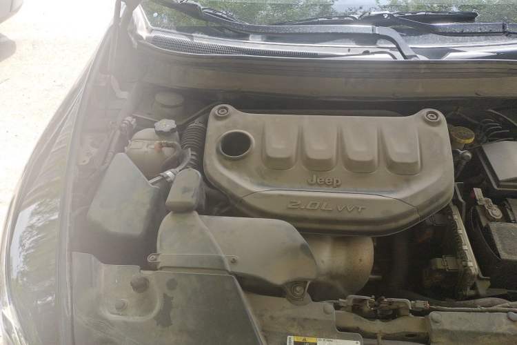 Used Jeep Cherokee 2017 2.0L Superior Edition Engine Bay Right