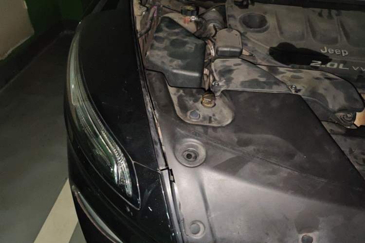 Used Jeep Cherokee 2017 2.0L Superior Edition Engine Bay Right