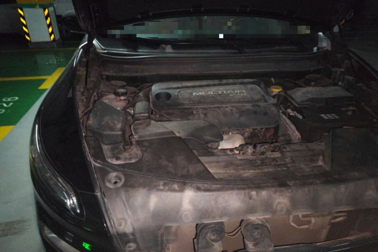 Used Jeep Cherokee 2017 2.4L Professional Edition Engine Bay Right