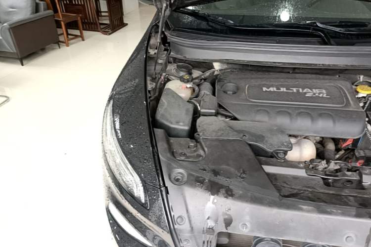 Used Jeep Cherokee 2017 2.4L Professional Edition Engine Bay Right