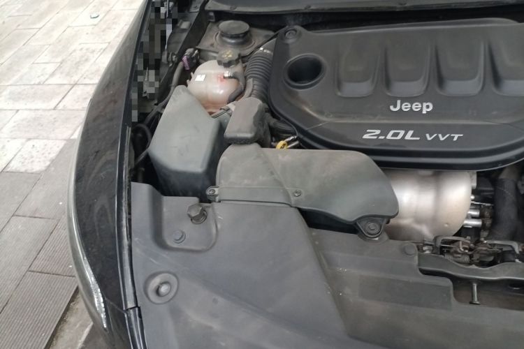 Used Jeep Cherokee 2017 2.0L Superior Edition Engine Bay Right
