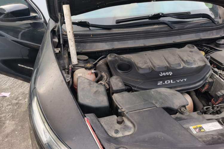 Used Jeep Cherokee 2017 2.0L Superior Edition Engine Bay Right