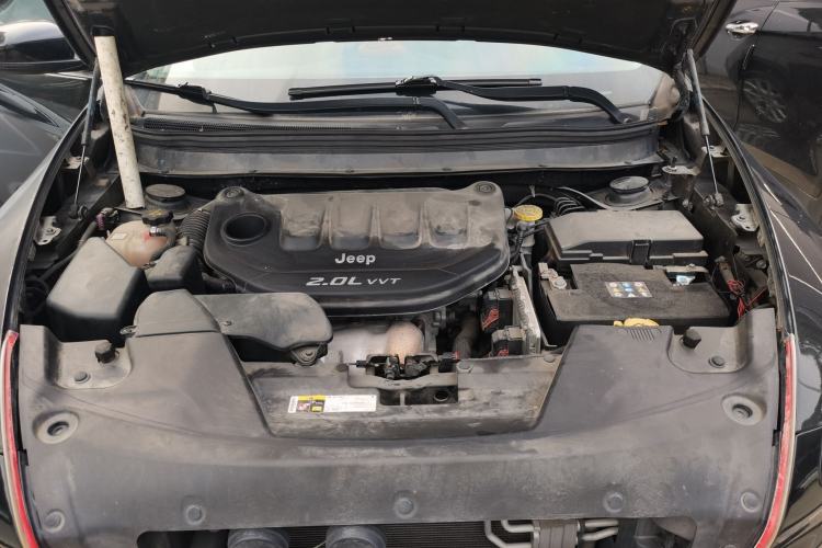 Used Jeep Cherokee 2017 2.0L Superior Edition Engine Bay