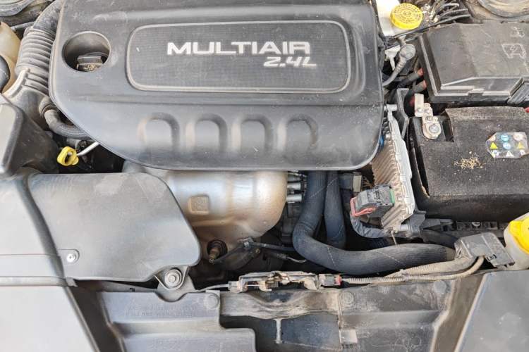 Used Jeep Cherokee 2017 2.4L Superior Edition Engine Bay