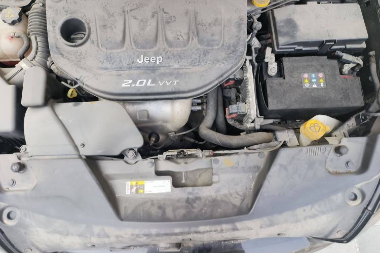Used Jeep Cherokee 2017 2.0L Superior Edition Engine Bay