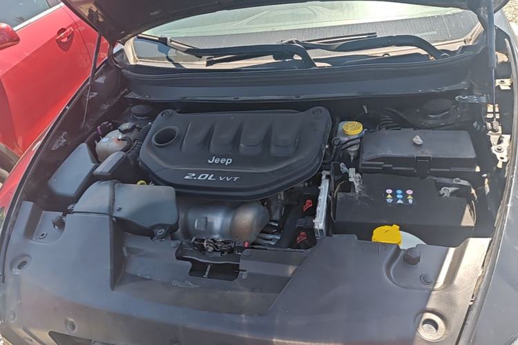 Used Jeep Cherokee 2017 2.0L Superior Edition Engine Bay