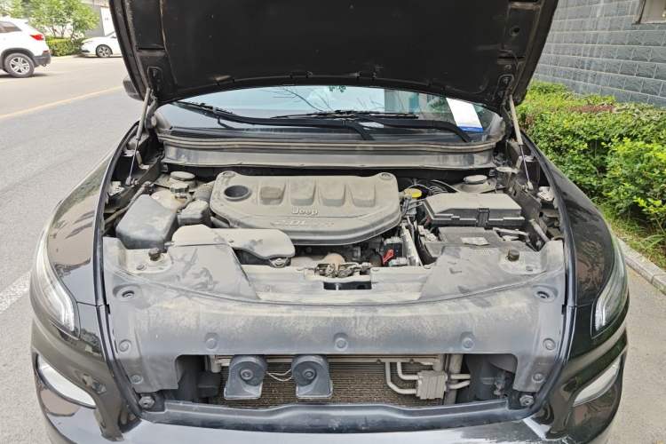 Used Jeep Cherokee 2017 2.0L Superior Edition Engine Bay