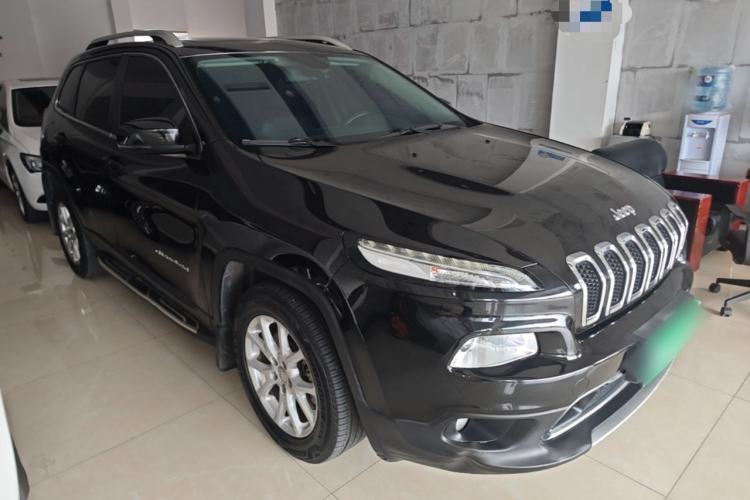 Used Jeep Cherokee 2017 2.0L Superior Edition Exterior 1