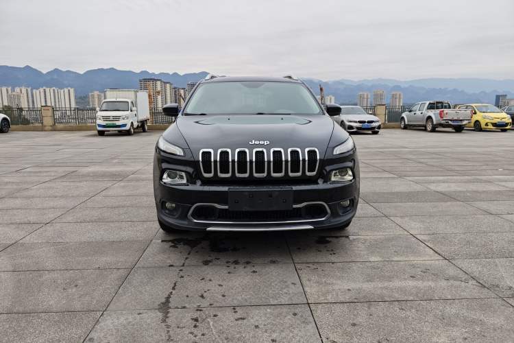 Used Jeep Cherokee 2017 2.0L Superior Edition Exterior 1