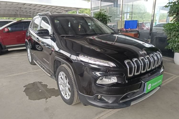 Used Jeep Cherokee 2017 2.0L Superior Edition Exterior 1