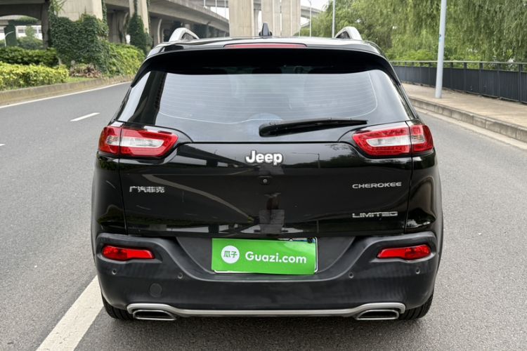 Used Jeep Cherokee 2017 2.4L Leading Smart Edition Exterior 11