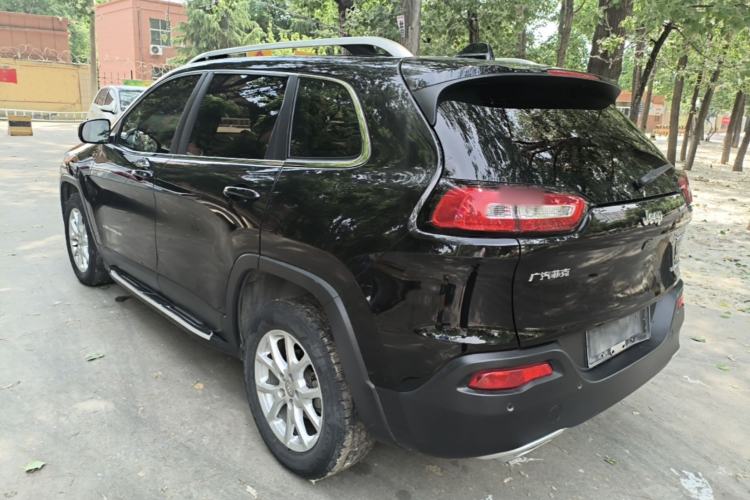 Used Jeep Cherokee 2017 2.4L Leading Smart Edition Exterior 2