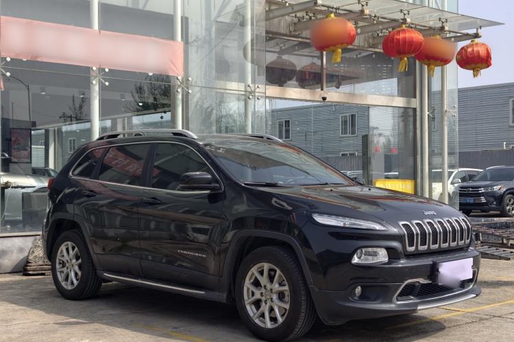Used Jeep Cherokee 2017 2.4L Leading Edition Exterior 2