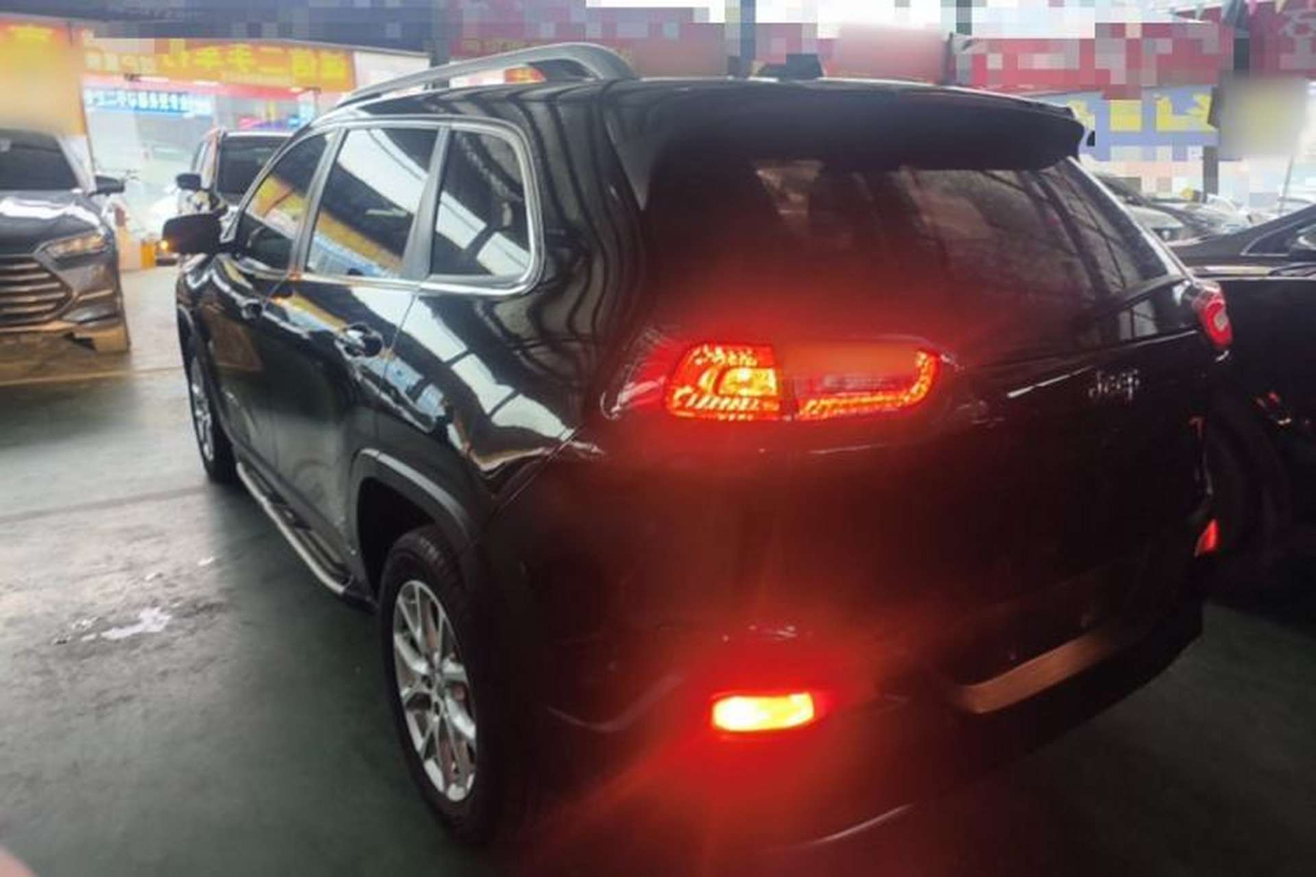 Used Jeep Cherokee 2017 2.0L Superior Edition Exterior 2