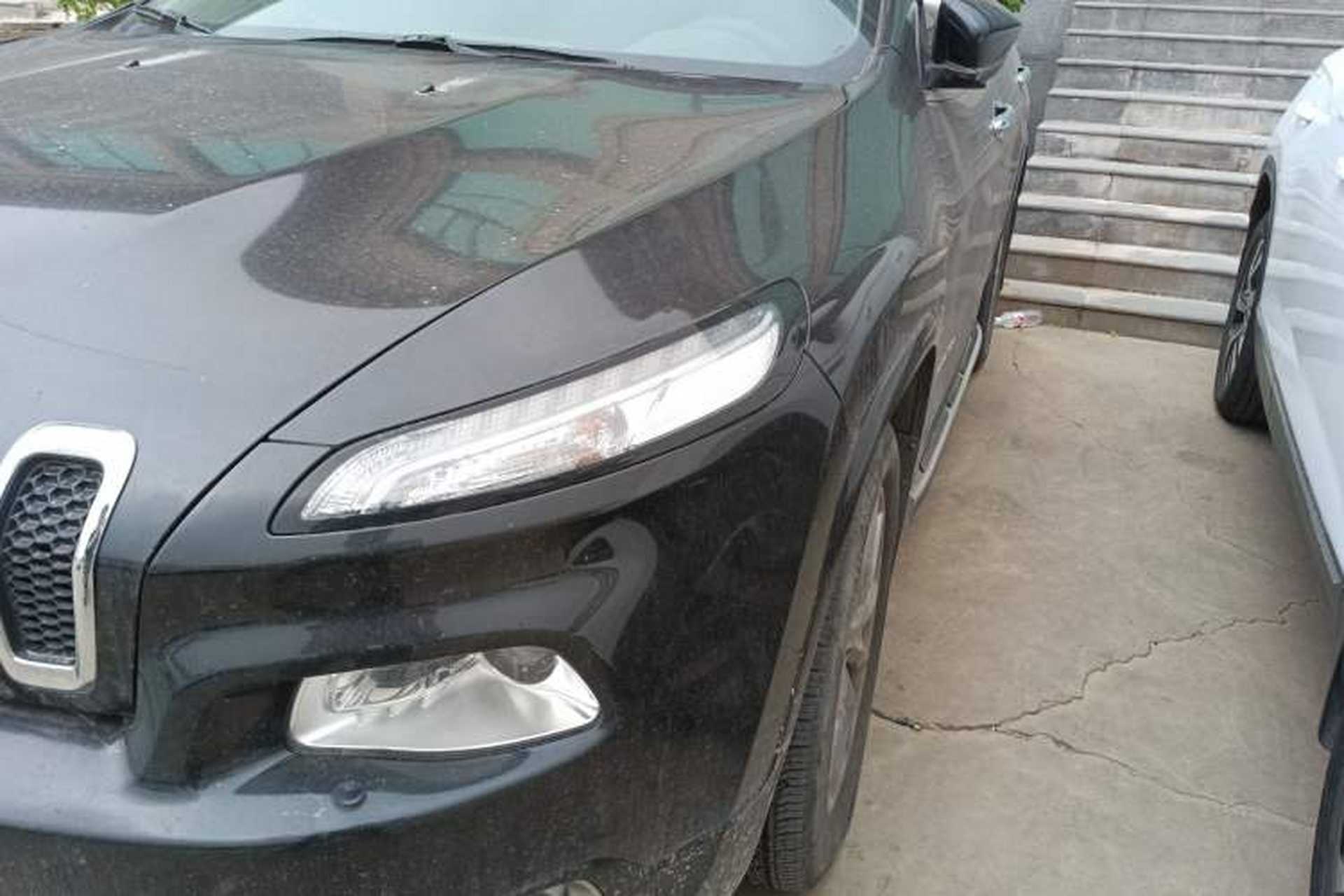 Used Jeep Cherokee 2017 2.4L Professional Smart Edition Exterior 2