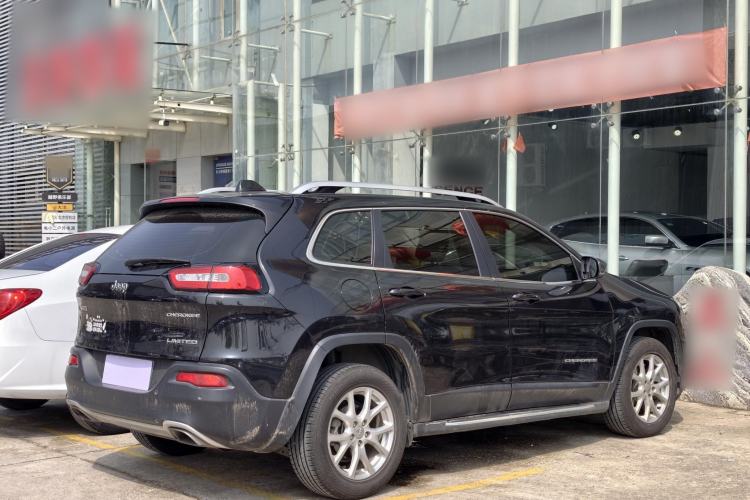 Used Jeep Cherokee 2017 2.4L Leading Edition Exterior 3