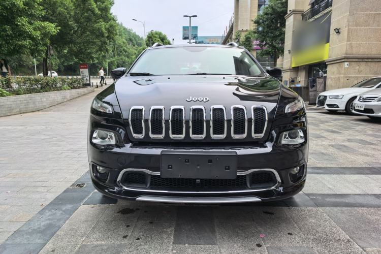 Used Jeep Cherokee 2017 2.4L Professional Edition Exterior 4