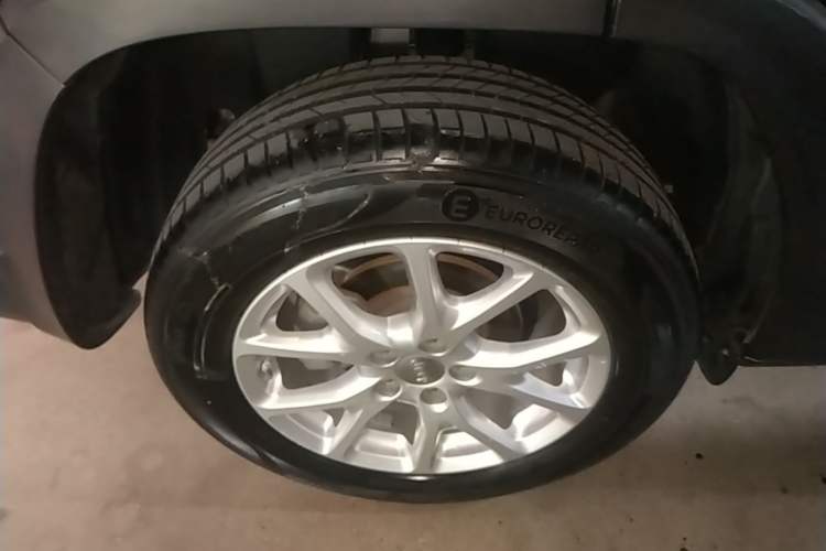 Used Jeep Cherokee 2017 2.0L Superior Edition Exterior 5